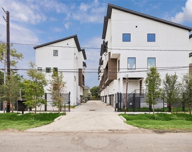 1032 W 17th Street - Photo Thumbnail 33