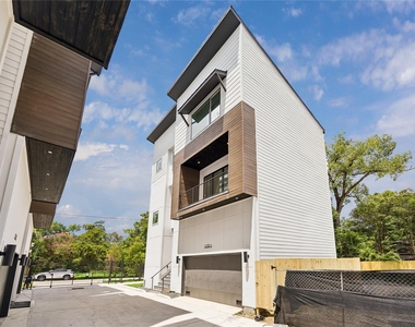 1032 W 17th Street - Photo Thumbnail 34