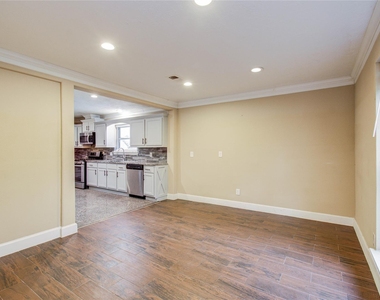540 Fort Sumpter Street - Photo Thumbnail 7