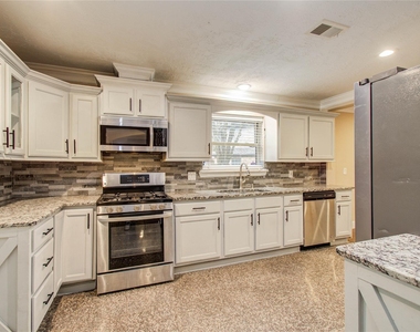 540 Fort Sumpter Street - Photo Thumbnail 4