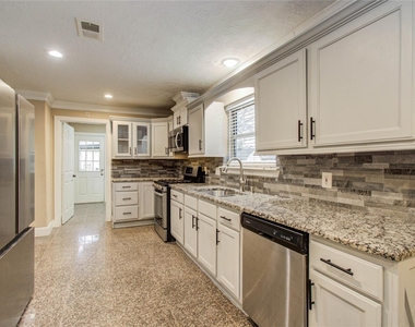 540 Fort Sumpter Street - Photo Thumbnail 5