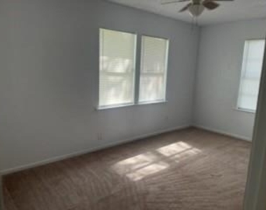1029 N Chenango Street - Photo Thumbnail 3
