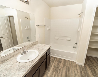 2619 Montecito Lane - Photo Thumbnail 8
