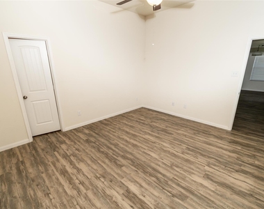 2619 Montecito Lane - Photo Thumbnail 6