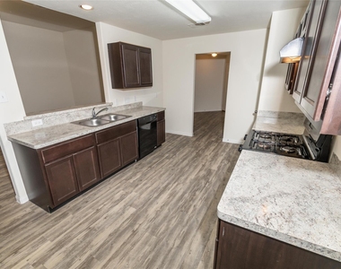 2619 Montecito Lane - Photo Thumbnail 5