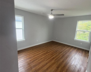 6619 Bacher Street - Photo Thumbnail 6