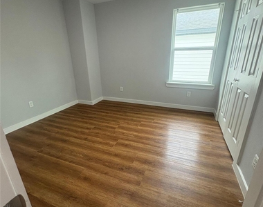 6619 Bacher Street - Photo Thumbnail 4