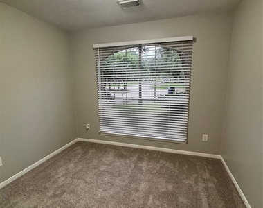 1702 Oak Ridge Drive - Photo Thumbnail 32