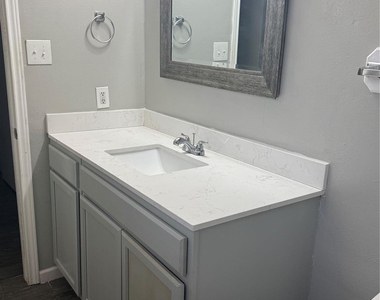 1702 Oak Ridge Drive - Photo Thumbnail 35