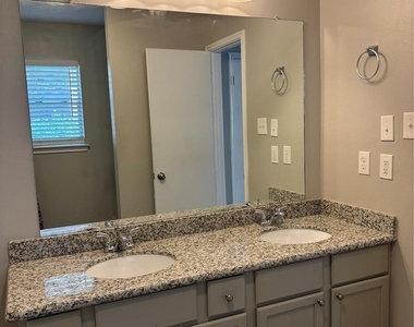 1702 Oak Ridge Drive - Photo Thumbnail 24