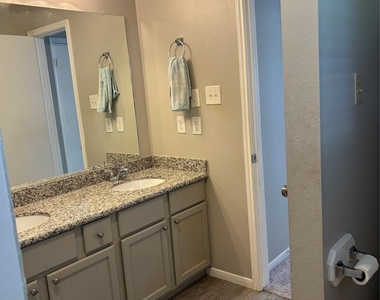 1702 Oak Ridge Drive - Photo Thumbnail 25