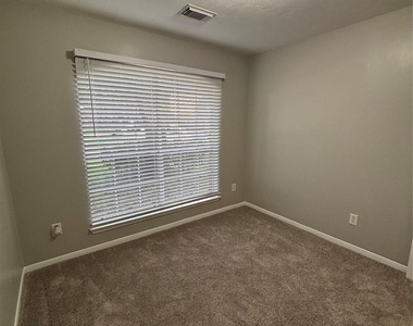 1702 Oak Ridge Drive - Photo Thumbnail 21