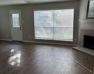 1702 Oak Ridge Drive - Photo Thumbnail 8