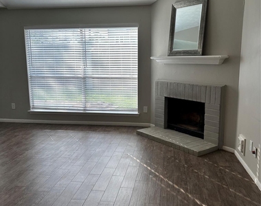 1702 Oak Ridge Drive - Photo Thumbnail 6