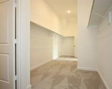 23715 Fernbriar Street - Photo Thumbnail 14