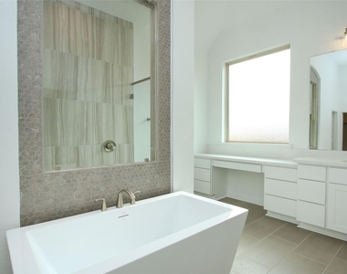 23715 Fernbriar Street - Photo Thumbnail 11