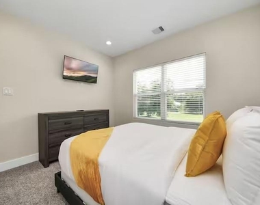 5935 Beall Street - Photo Thumbnail 18