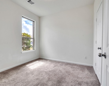 6011 Whitewing Road - Photo Thumbnail 18
