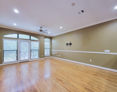 1115 Saint Charles Street - Photo Thumbnail 12