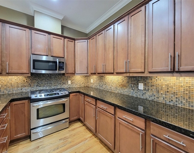 1115 Saint Charles Street - Photo Thumbnail 9