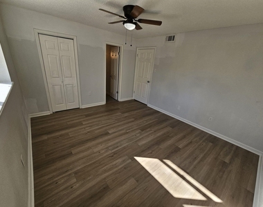 307 Hildred Avenue - Photo Thumbnail 24