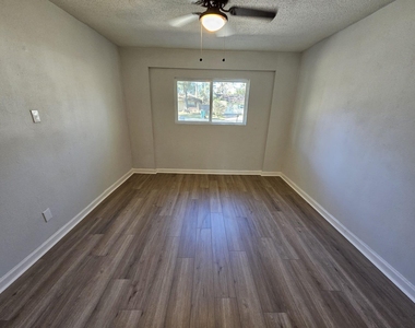 307 Hildred Avenue - Photo Thumbnail 27