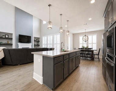 8119 Messina Mount Drive - Photo Thumbnail 5
