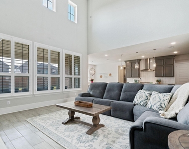 8119 Messina Mount Drive - Photo Thumbnail 8