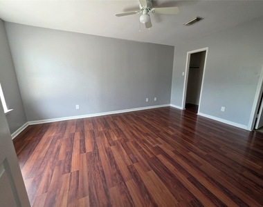 10242 Revelstoke Drive - Photo Thumbnail 9