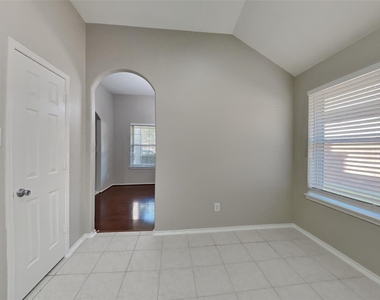 16407 Redbud Berry Lane - Photo Thumbnail 4