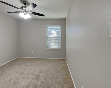 16407 Redbud Berry Lane - Photo Thumbnail 13