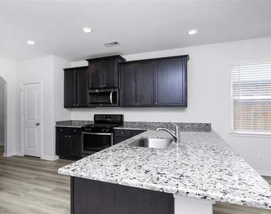 474 Amberwood Park Drive - Photo Thumbnail 3