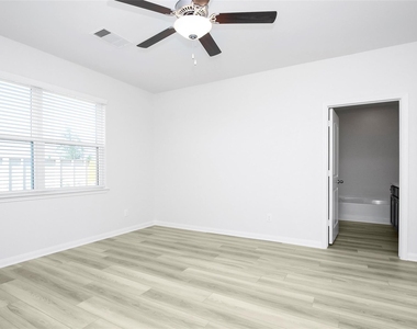 474 Amberwood Park Drive - Photo Thumbnail 11