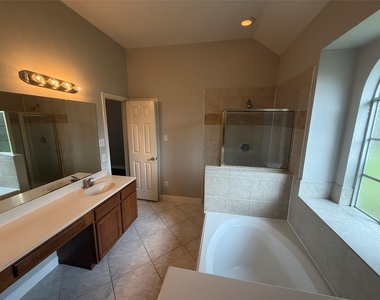 4163 Surreydon Drive - Photo Thumbnail 20