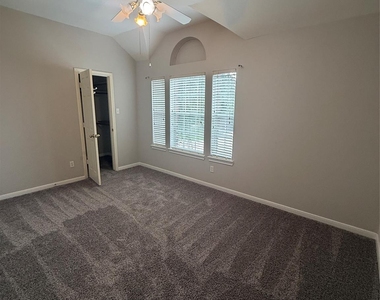 4163 Surreydon Drive - Photo Thumbnail 13