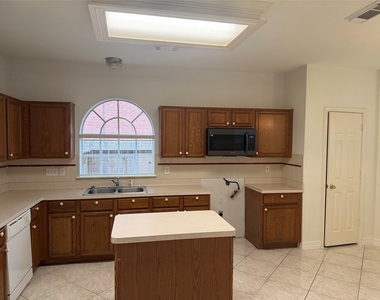 4163 Surreydon Drive - Photo Thumbnail 33
