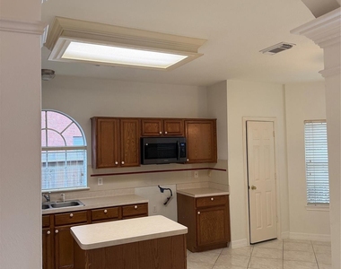 4163 Surreydon Drive - Photo Thumbnail 34