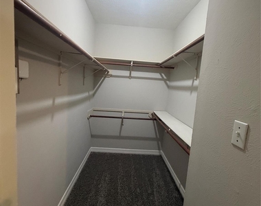 4163 Surreydon Drive - Photo Thumbnail 24