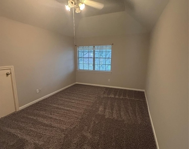 4163 Surreydon Drive - Photo Thumbnail 14