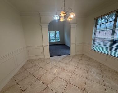 4163 Surreydon Drive - Photo Thumbnail 30