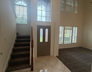 4163 Surreydon Drive - Photo Thumbnail 7