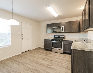 2536 N Lina Court - Photo Thumbnail 4