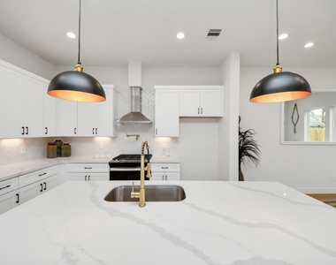 4415 Coke Street - Photo Thumbnail 9