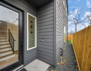 4415 Coke Street - Photo Thumbnail 2