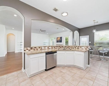 8122 Dune Brooke Dr - Photo Thumbnail 7