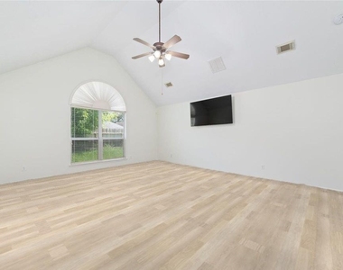 8122 Dune Brooke Dr - Photo Thumbnail 5