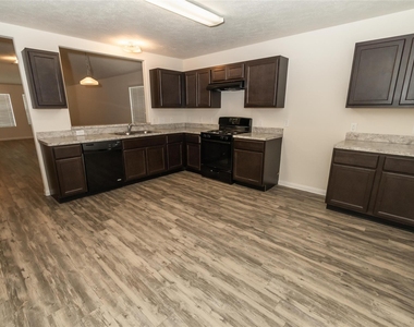 24 Leisure Shore Court - Photo Thumbnail 2