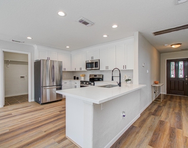 21106 Machall Manor Court - Photo Thumbnail 14