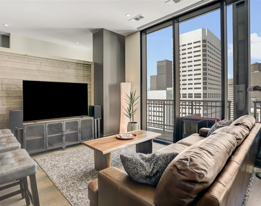 1211 Caroline Street - Photo Thumbnail 3