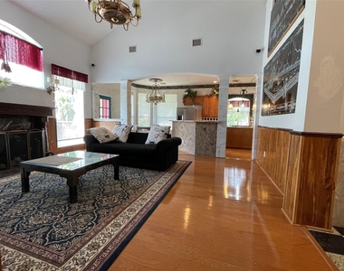 1951 Lake Winds Drive - Photo Thumbnail 12